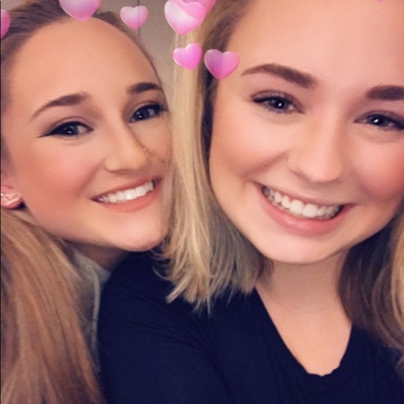 Meet Your Posher! - Picture 4 of 8